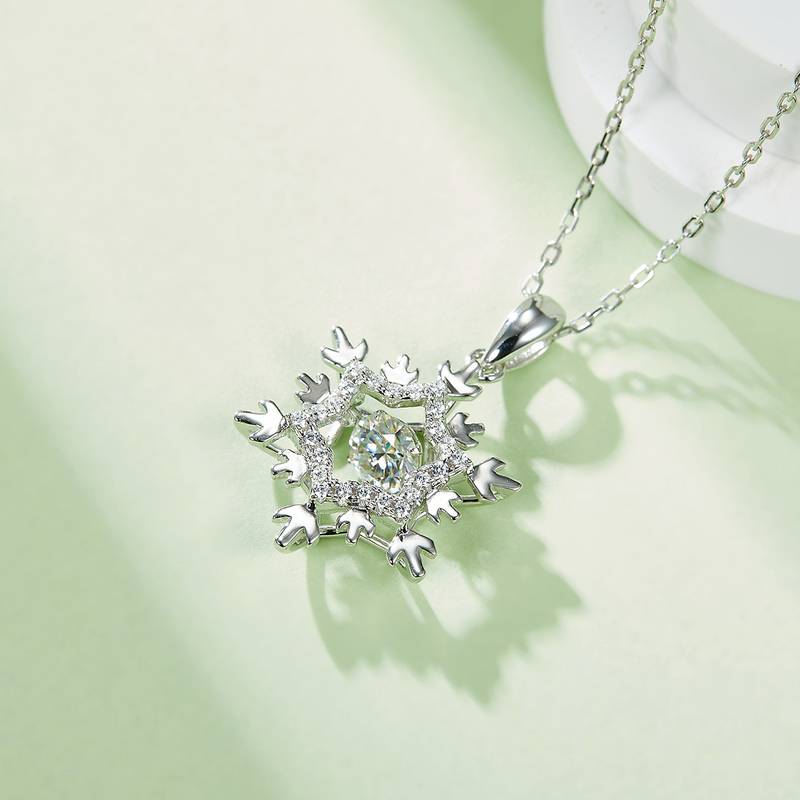 灵动冰雪女王S925银镀白金莫桑钻项链50分D级